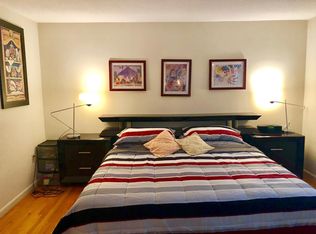 14 Wiggins Farm Dr, Simsbury, CT 06070