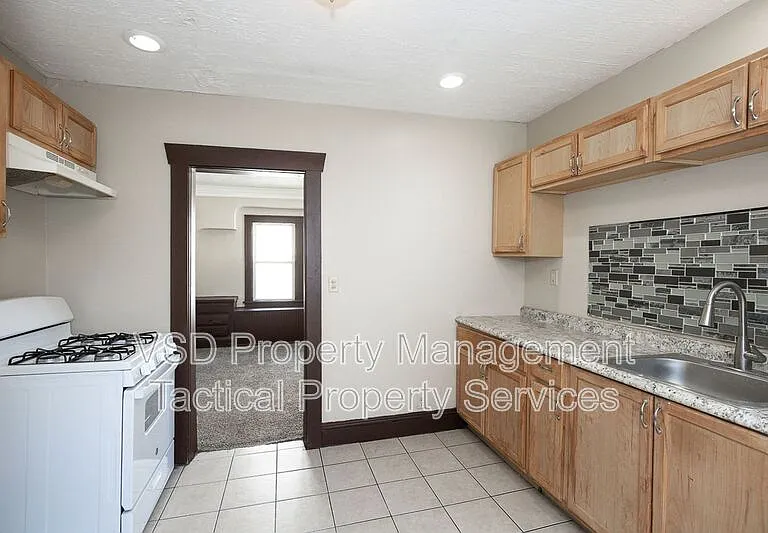 19101 Nitra Ave — Photo 5