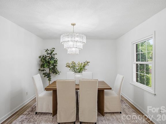 4th image of 3101 Canterberry Dr
