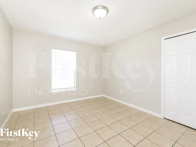 1005 Edmund Ave — Photo 12