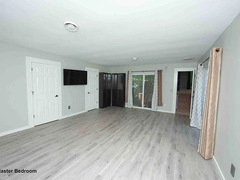 973 Hollow Creek Dr — Photo 7