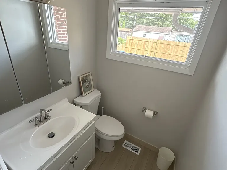 336 Leith Ave — Photo 28
