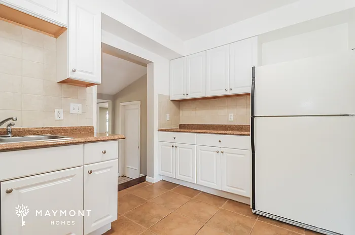 1314 Friend Ave — Photo 6