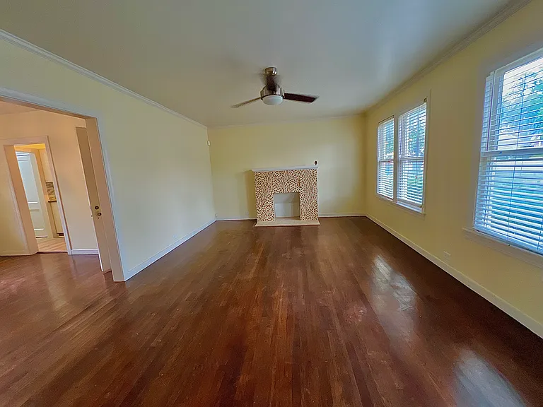 6711 Broadway St — Photo 5