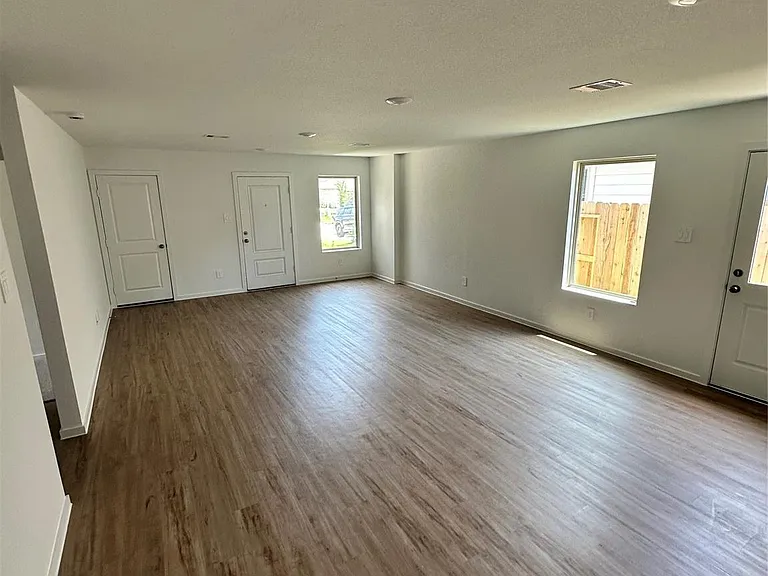 1518 San Sebastien Dr — Photo 9