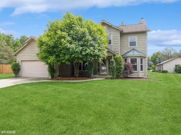 325 Olin Ct, Algonquin, IL 60102