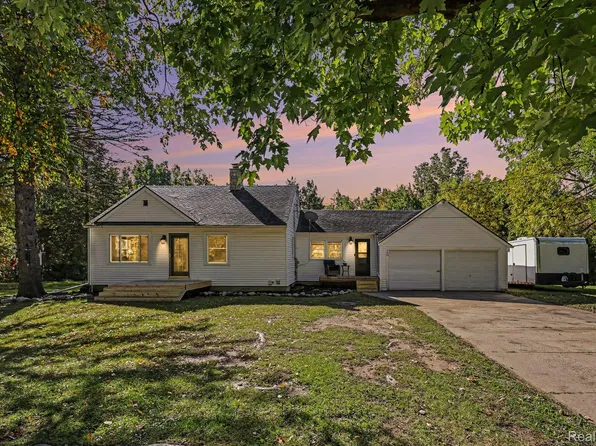 160 Collier Rd, Auburn Hills, MI 48326