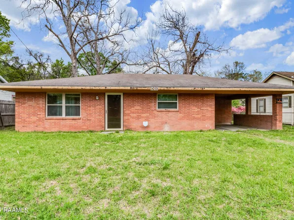 413 E Martin Luther King Jr Dr, Abbeville, LA 70510