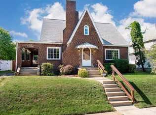 118 E Larkspur St, Homestead, PA 15120