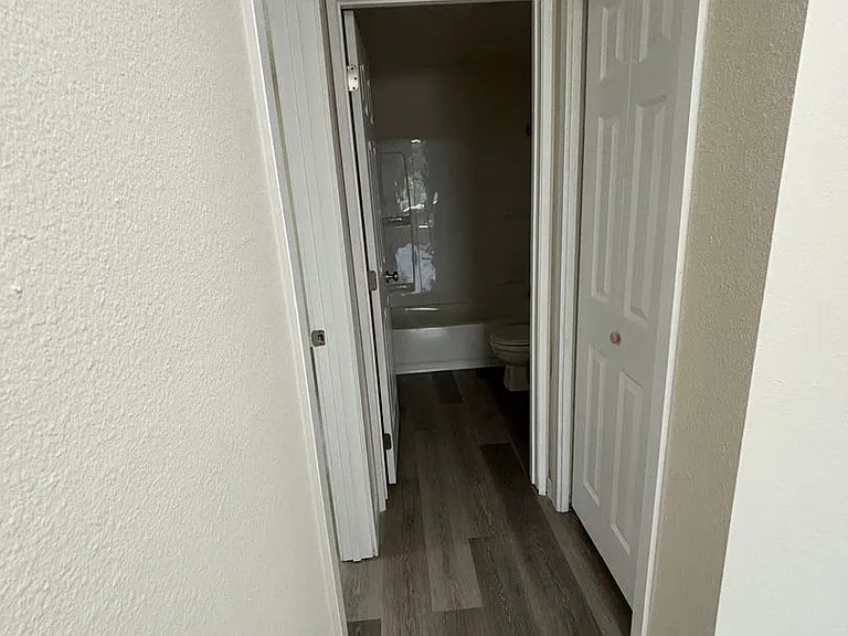 Willowbrook Apartments — Photo 25