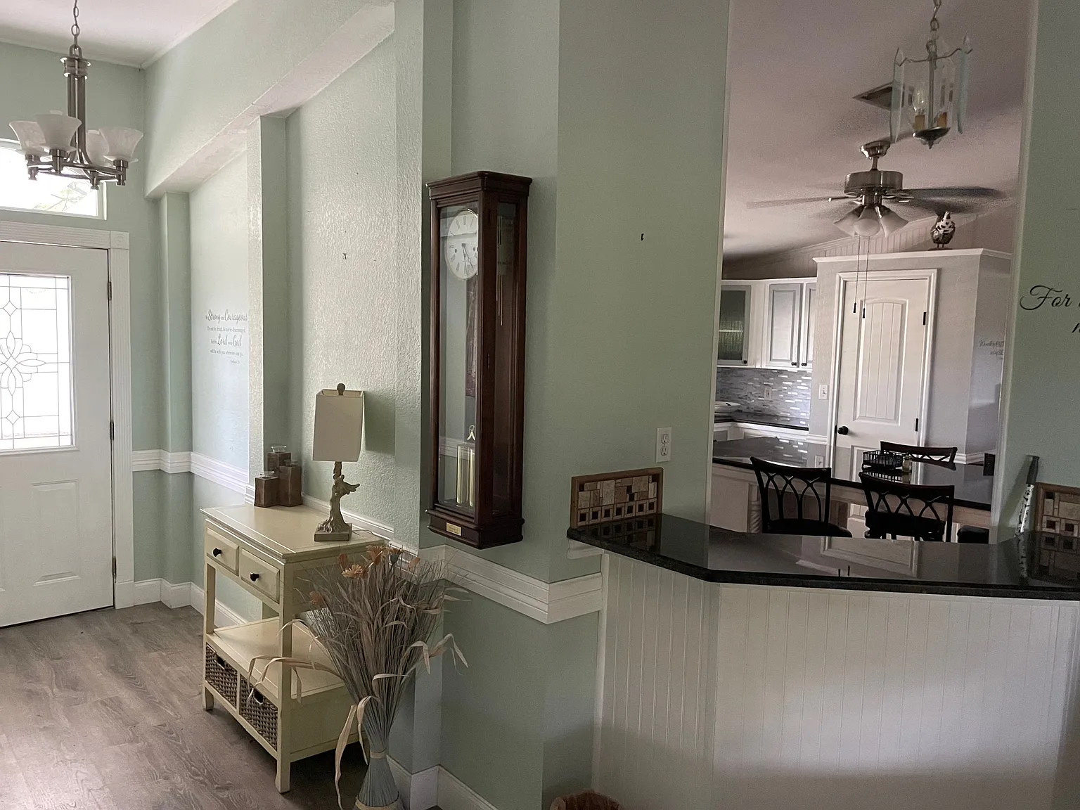3 bed, 2144 sqft, $2,200 — Photo 3