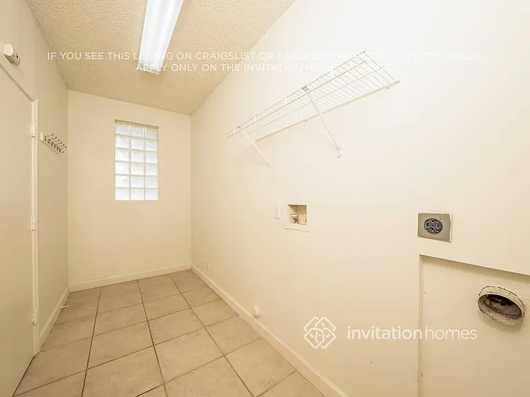 9496 Lago Dr — Photo 13