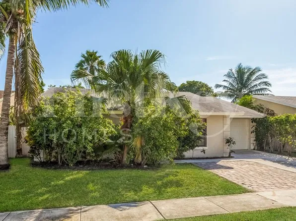5927 Ithaca Cir W, Lake Worth, FL 33463
