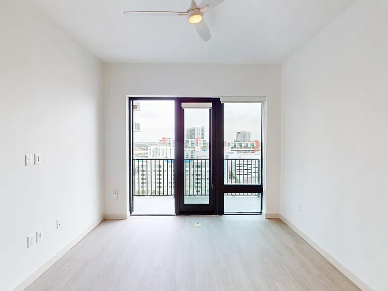 101 N Meridian — Photo 123