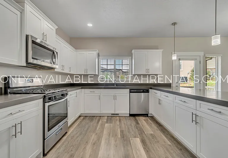 1638 E Aspen Loop — Photo 12