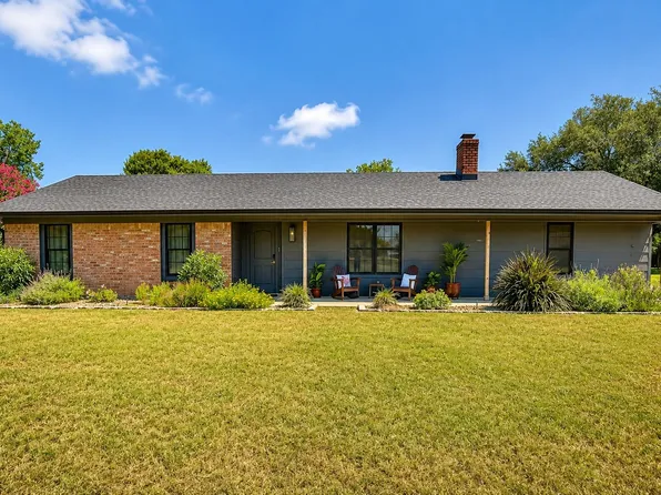 1190 Greenwood Ln, Waco, TX 76705
