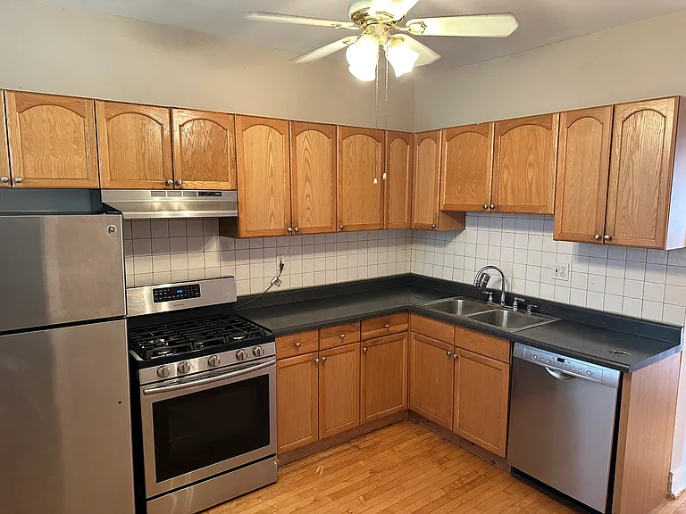 4006 W Warwick Ave #2W — Photo 5