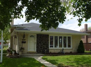4544 Raymond Ave, Brookfield, IL 60513