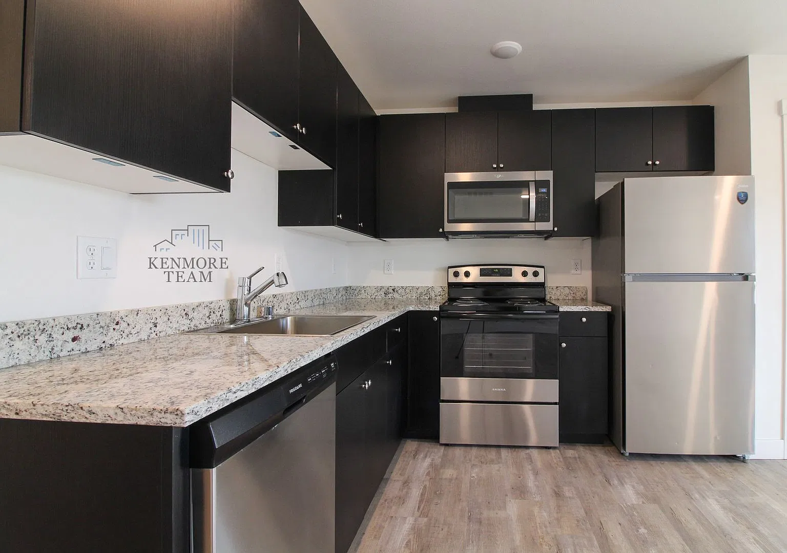 Walton Place Living — Photo 2