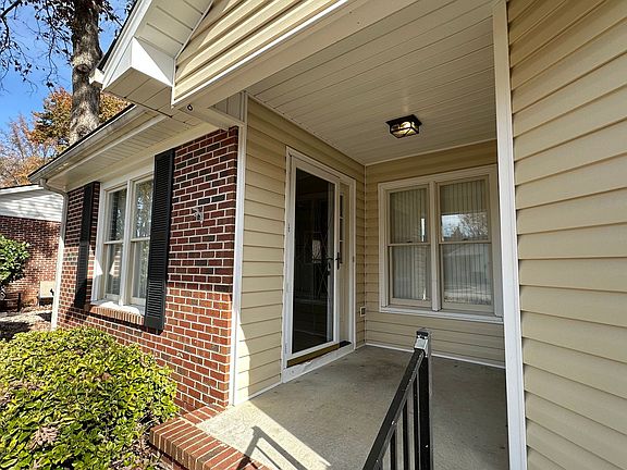 2nd image of 2678 Rivercliff Rd