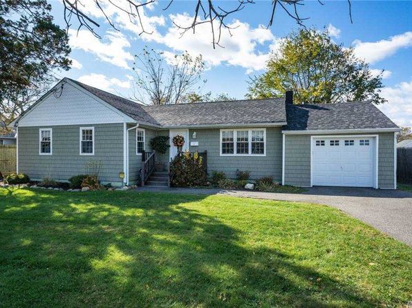 12 Bradish Ln Babylon Ny 11702 Zillow