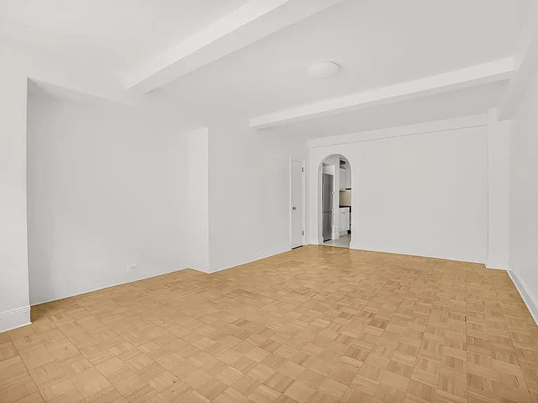 307 E 44th St #1108 — Photo 2