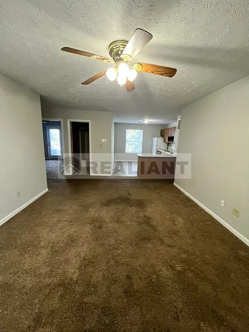 2 bed, 1.5 bath, 1100 sqft, $895 — Photo 4