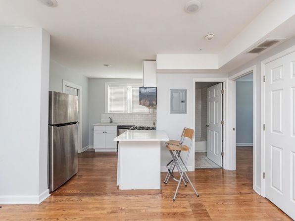4415 W School St #1R