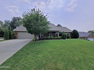 120 Flora Dr, Lenoir City, TN 37771