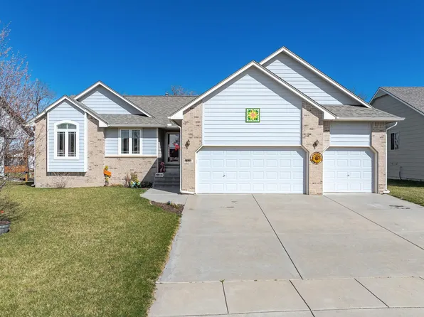 632 E Sprucewood St, Valley Center, KS 67147