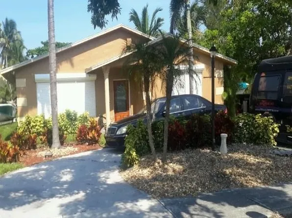 195 NW 14th Way, Dania, FL 33004