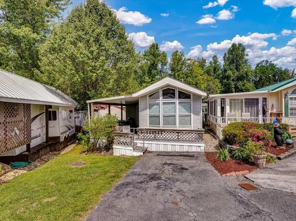 5355 Parkway E #131, Cosby, TN 37722