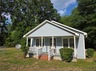 207 Triangle Pl, Fayetteville, NC 28312