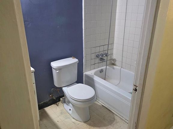 4th image of 936 S 1st St #3