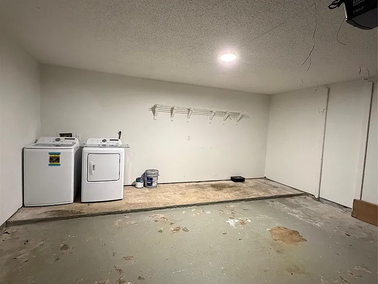 18210 Almonte Ln — Photo 20