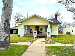 812 Virginia St, Graham, TX 76450