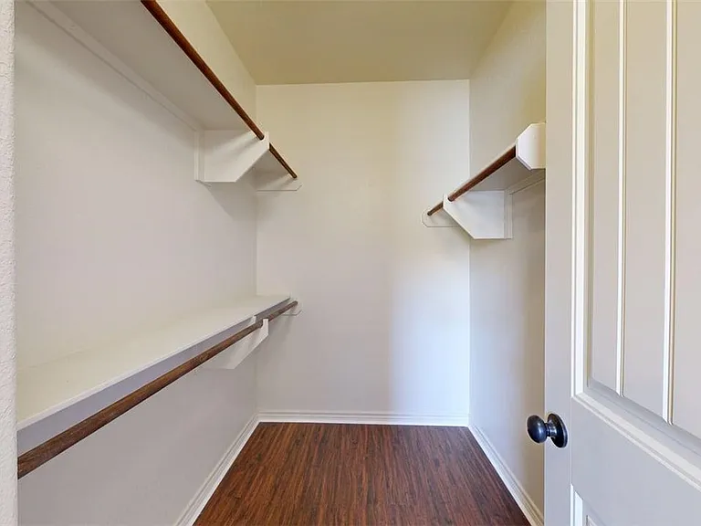 3009 Towers Pkwy — Photo 31