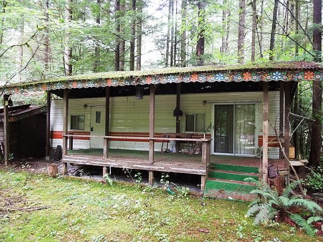 2nd image of 1095 Birch Ln