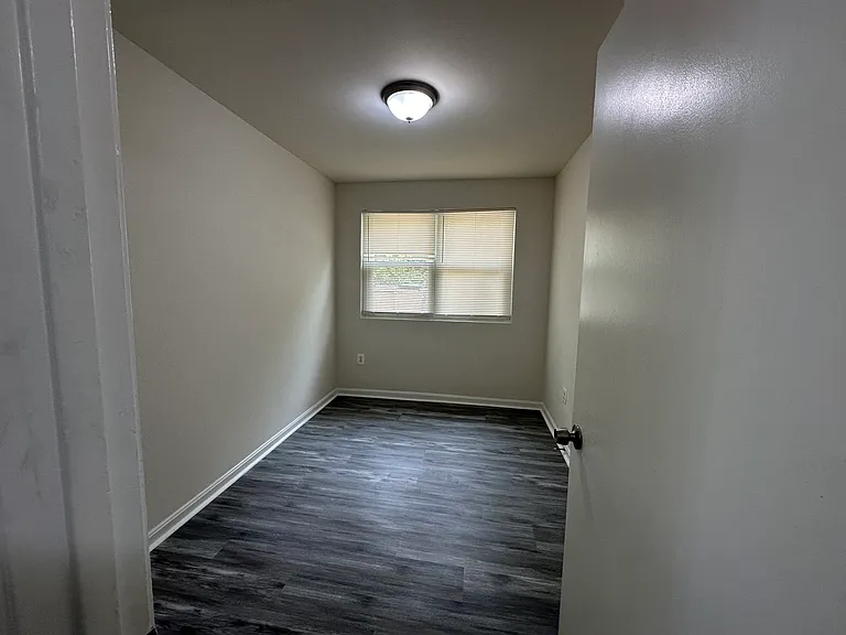 706 Brandywine St SE #203 — Photo 9