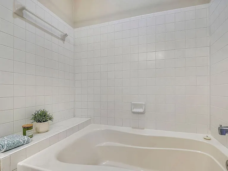 543 Ensemble Ct — Photo 32