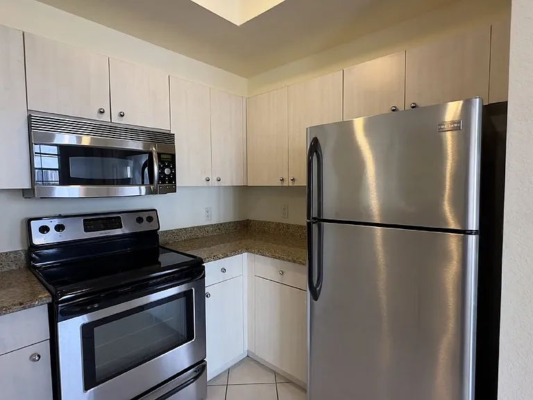 1801 N Flagler Dr #910 — Photo 6