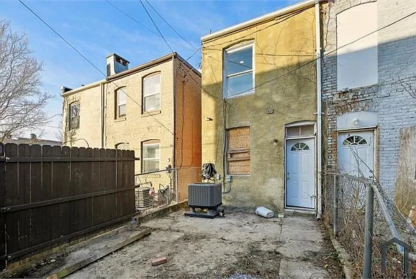 2141 W Fayette St — Photo 26