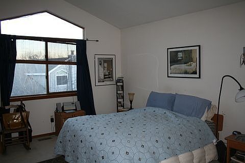 Master bedroom has own bath and walk in closet