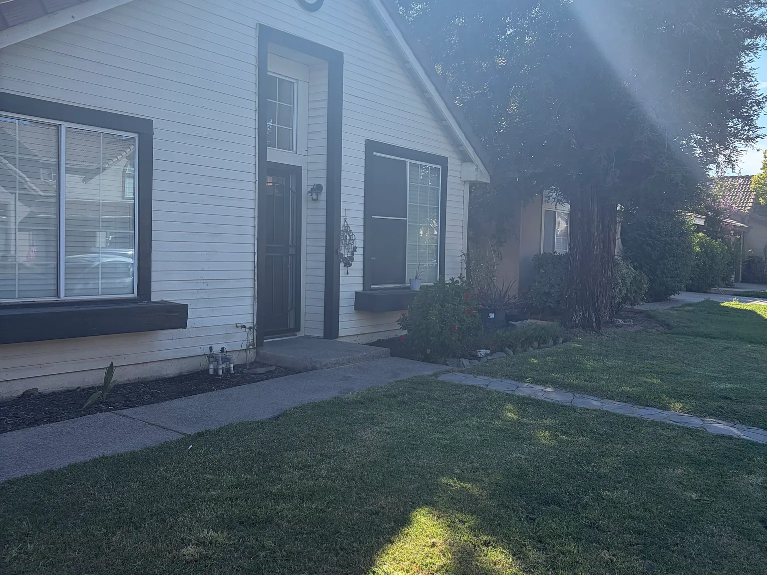 3 bed, 1413 sqft, $2,200 — Photo 2