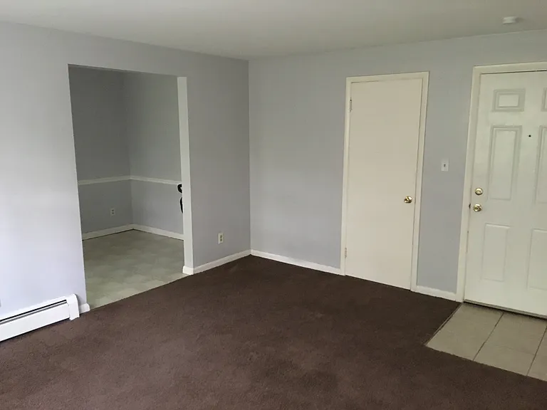 927 Mohawk Trl — Photo 2