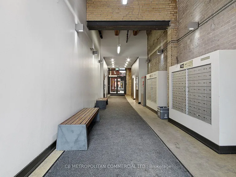 363 Sorauren Ave #405 — Photo 3