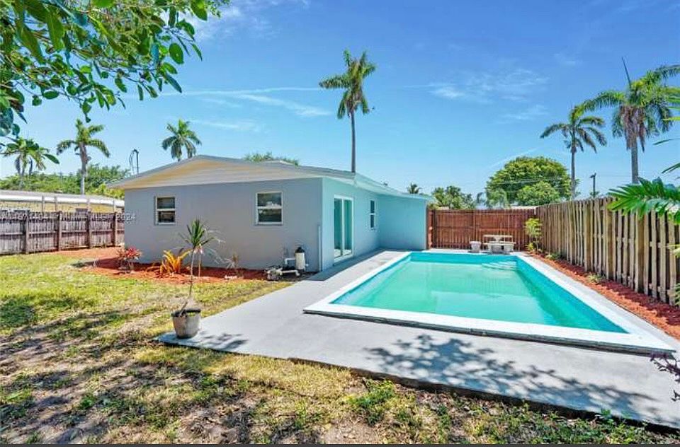 1st image of 5621 SW 38th Ct