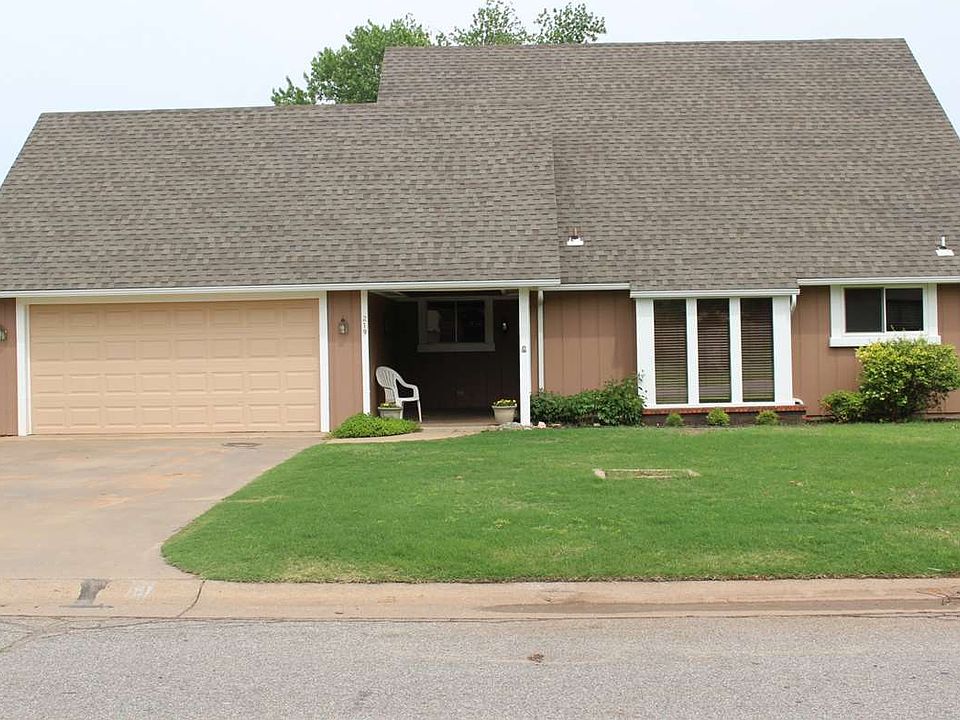 1st image of 219 Dogwood Ln