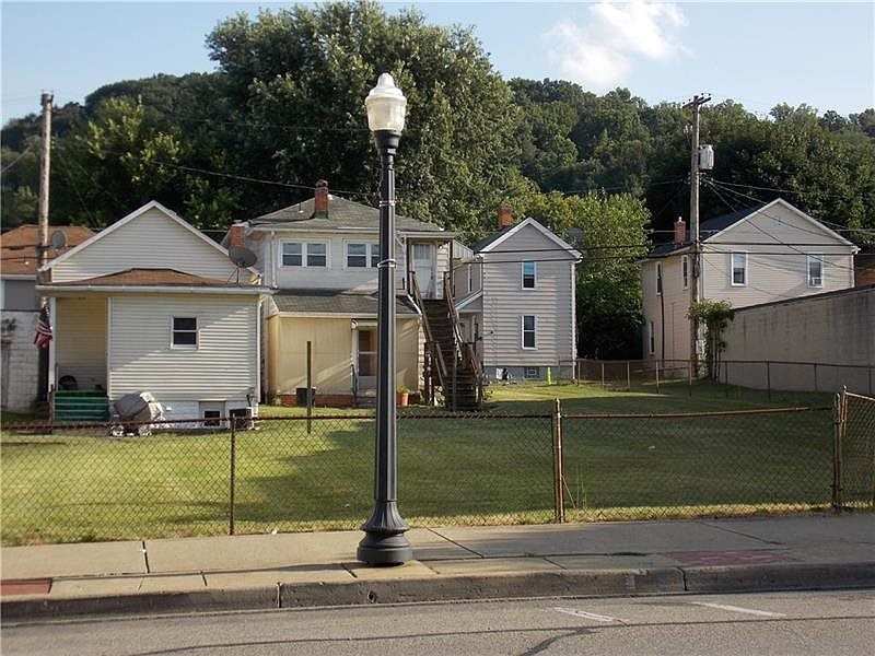 1st image of 721 Lawrence Ave #725
