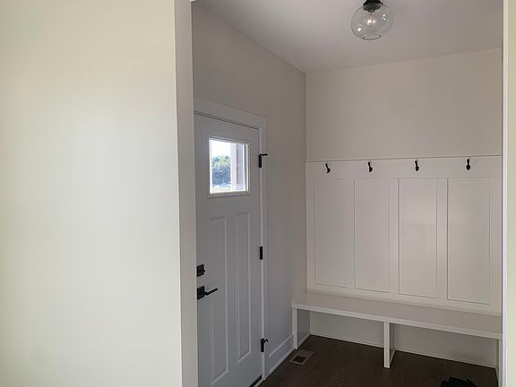 3rd image of 10505 Winnie Ln